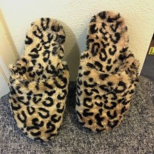 VIONIC SLIPPERS/EUC/SIZE 8US/39EU